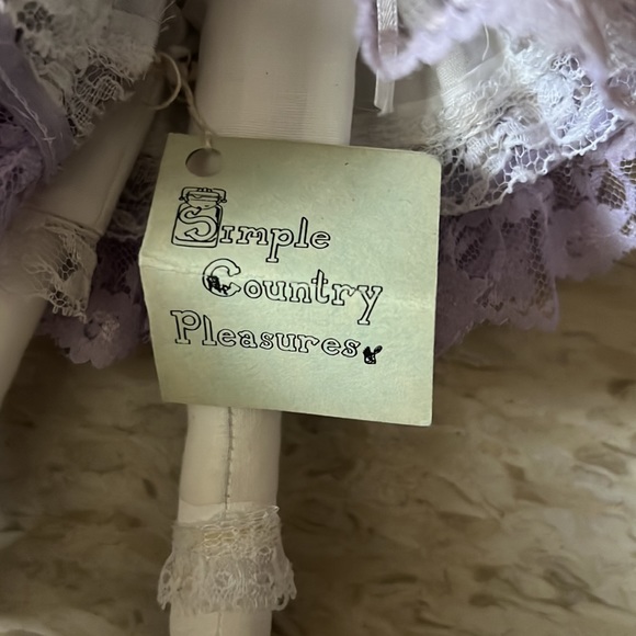 Two Simple Country Pleasures Dolls - Picture 9 of 10